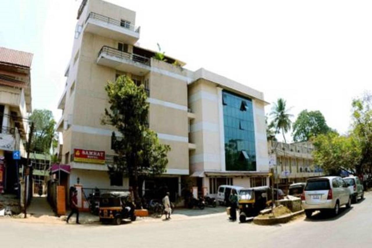 Hotel The Samrat Thiruvananthapuram Esterno foto