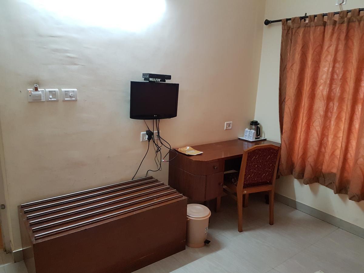 Hotel The Samrat Thiruvananthapuram Esterno foto